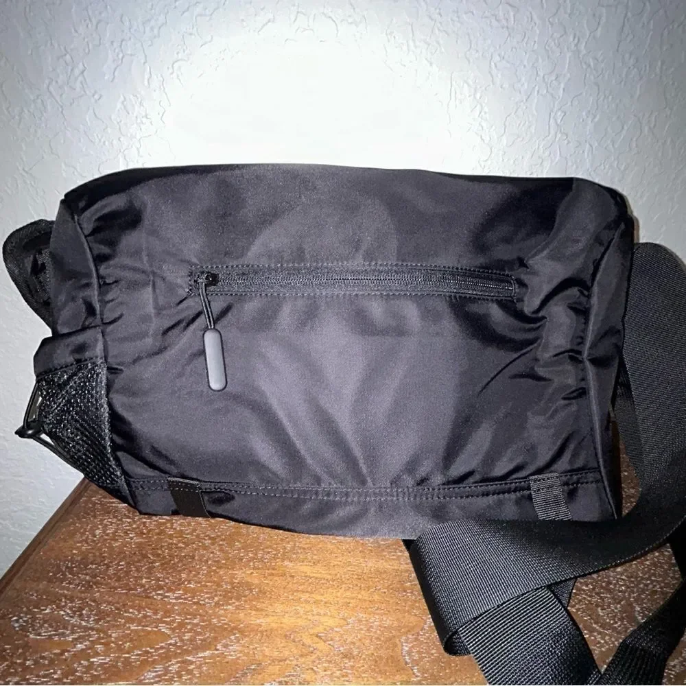 New, Oiwas Messenger Crossbody Bag
